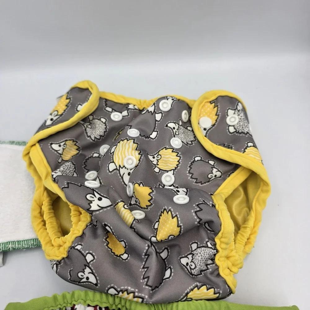 2 Best Bottom One Size Yellow & Green Themed Diapers & 2 White & Green Inserts